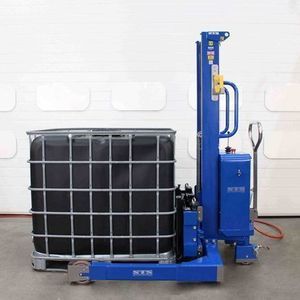 pneumatic stacker truck 1
