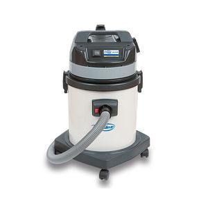 commercial vacuum cleaner