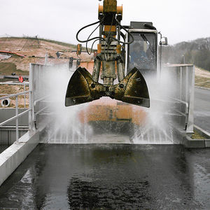 construction equipment washing system