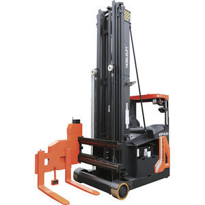 very narrow aisle reach truck