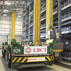 container handling AGV