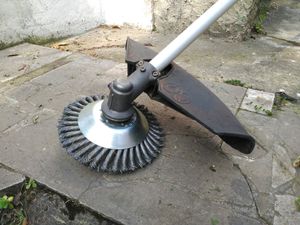 knotted wheel brush