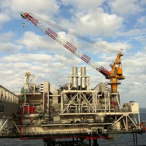 barge crane / luffing jib / lattice / for offshore applications