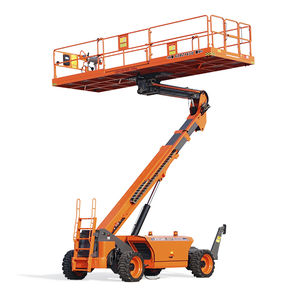 自推进的铰接式动力升降机