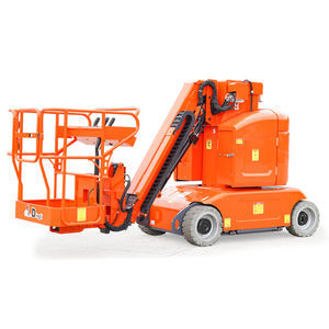 self-propelled mast boom lift 1