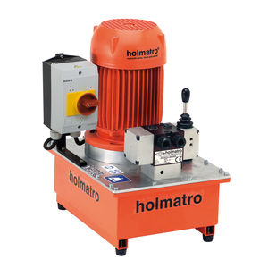 electrically-powered hydraulic power unit / for mobile applications / wheel-mounted