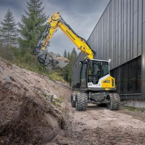 medium excavator