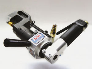 pneumatic clinching hand tool 1