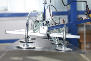 horizontal vacuum lifting device / for sheet metal / for flat parts / glass plate