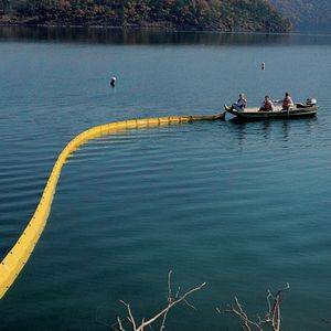 anti-pollution boom
