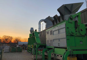 tire shredder / for cables / solid & bulk waste / single-shaft