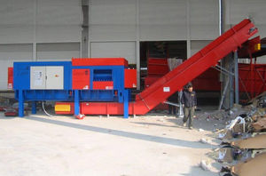 solid & bulk waste shredder / single-shaft / rugged / mobile