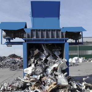 metal shredder / solid & bulk waste / for electronics scrap / double-shaft