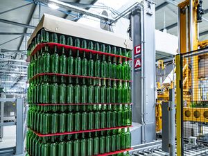 sweep-off layer depalletizer 1