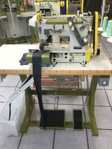 sewing machine with thread trimmer 1