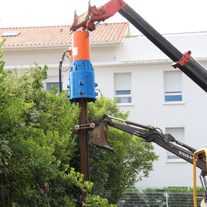 cylindrical pile-driving hammer