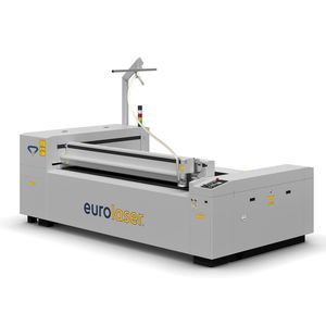CO2 laser cutting machine
