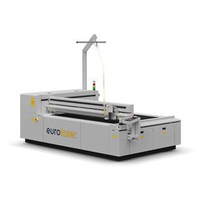 CO2 laser cutting machine