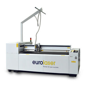 CO2 laser cutting machine