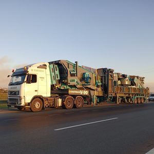 立式轴式冲击破碎机