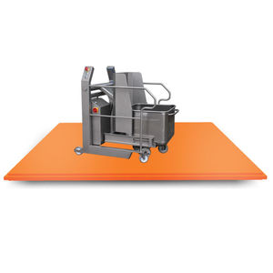 manual tipping station