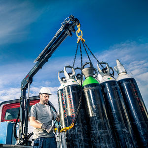 truck-mounted crane / boom / hydraulic / for heavy-duty applications