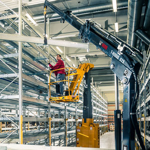 truck-mounted crane / boom / construction / hydraulic
