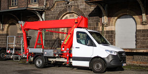 truck-mounted telescopic boom lift