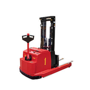 battery-powered reach truck 1