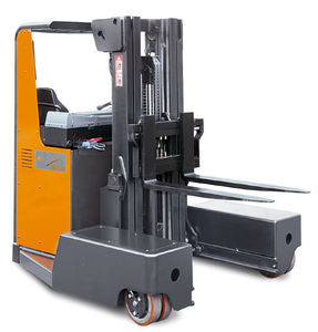 electric reach truck