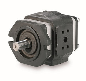 hydraulically-operated pump