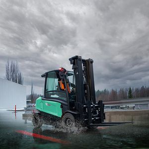 electric forklift