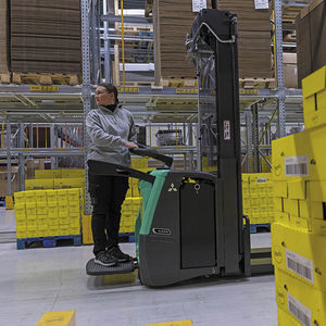 electric stacker truck