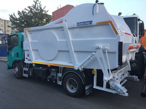 后装载机废料收集车辆