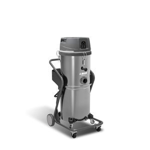 industrial vacuum cleaner 1
