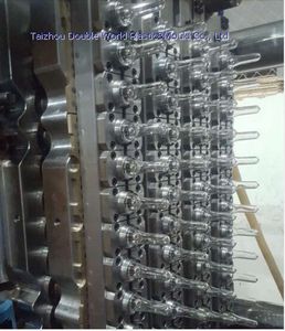 多腔塑料注射模具