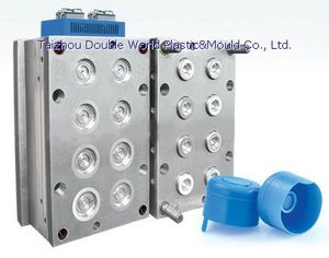 多腔塑料注射模具