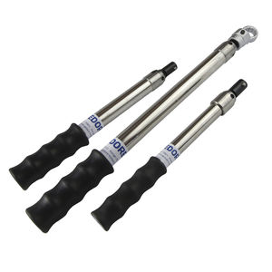 preset torque wrench