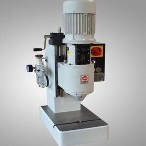 radial riveting machine