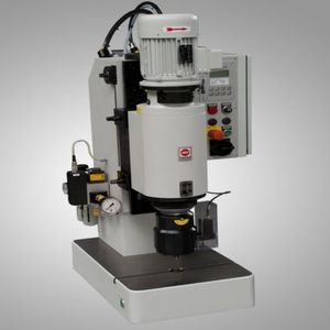 radial riveting machine