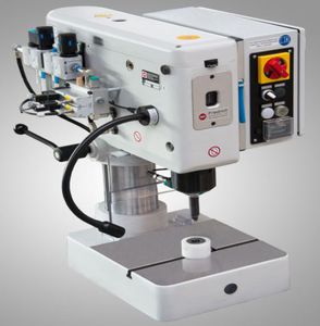 pneumatic riveting machine