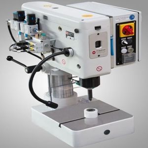 pneumatic riveting machine