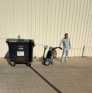 battery-powered electric tugger-pusher 1