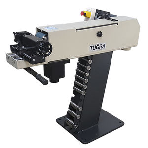 variable-angle notching machine