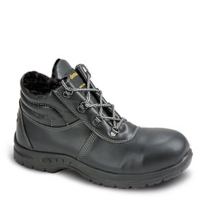 anti-slip safety shoes