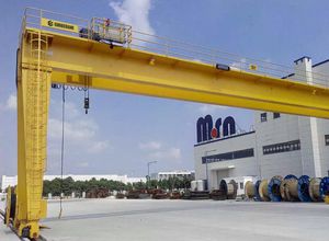 rail-mounted semi-gantry crane