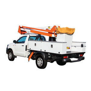 truck-mounted articulated boom lift