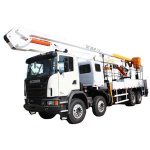 truck-mounted articulated boom lift