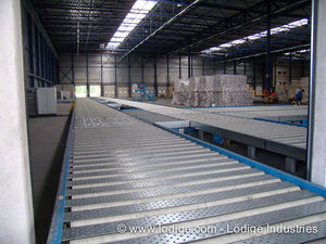 roller conveyor