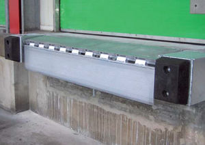 folding loading ramp